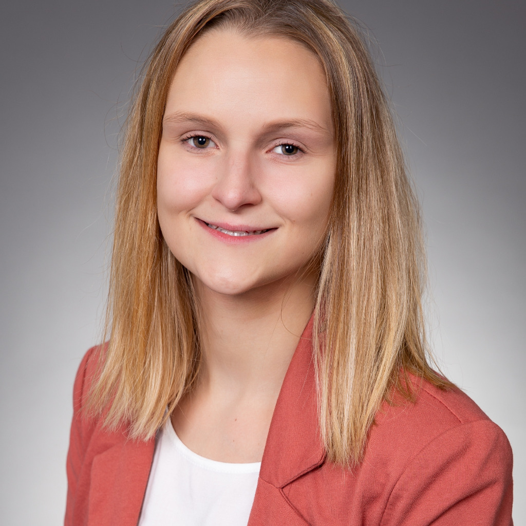 Jennifer Hug - Operations Managerin Digitale Vertriebssysteme ...