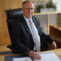 Dr. Werner Leis