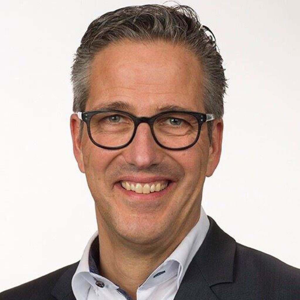 Urs Röthlisberger Banking and Finance Advanced Executive Program XING