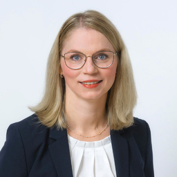 Dr. Alexandra Becker