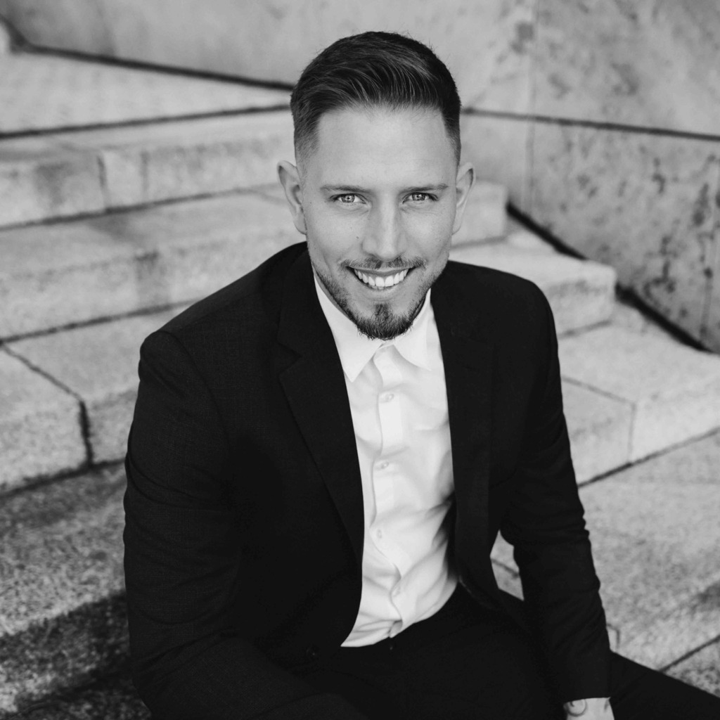 Konstantin Lips Fachmann für Versicherungen Debeka