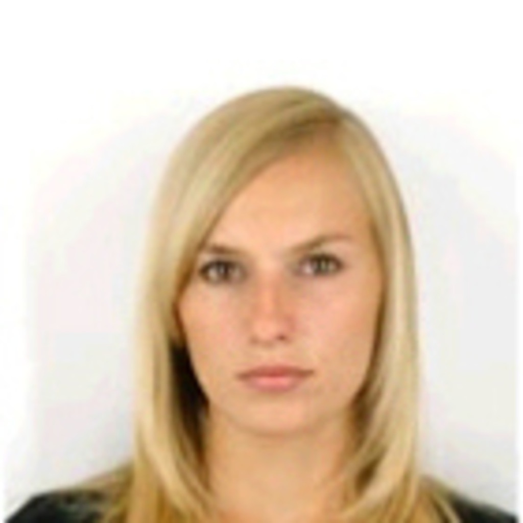 Фотография девушки на паспорт блондинки