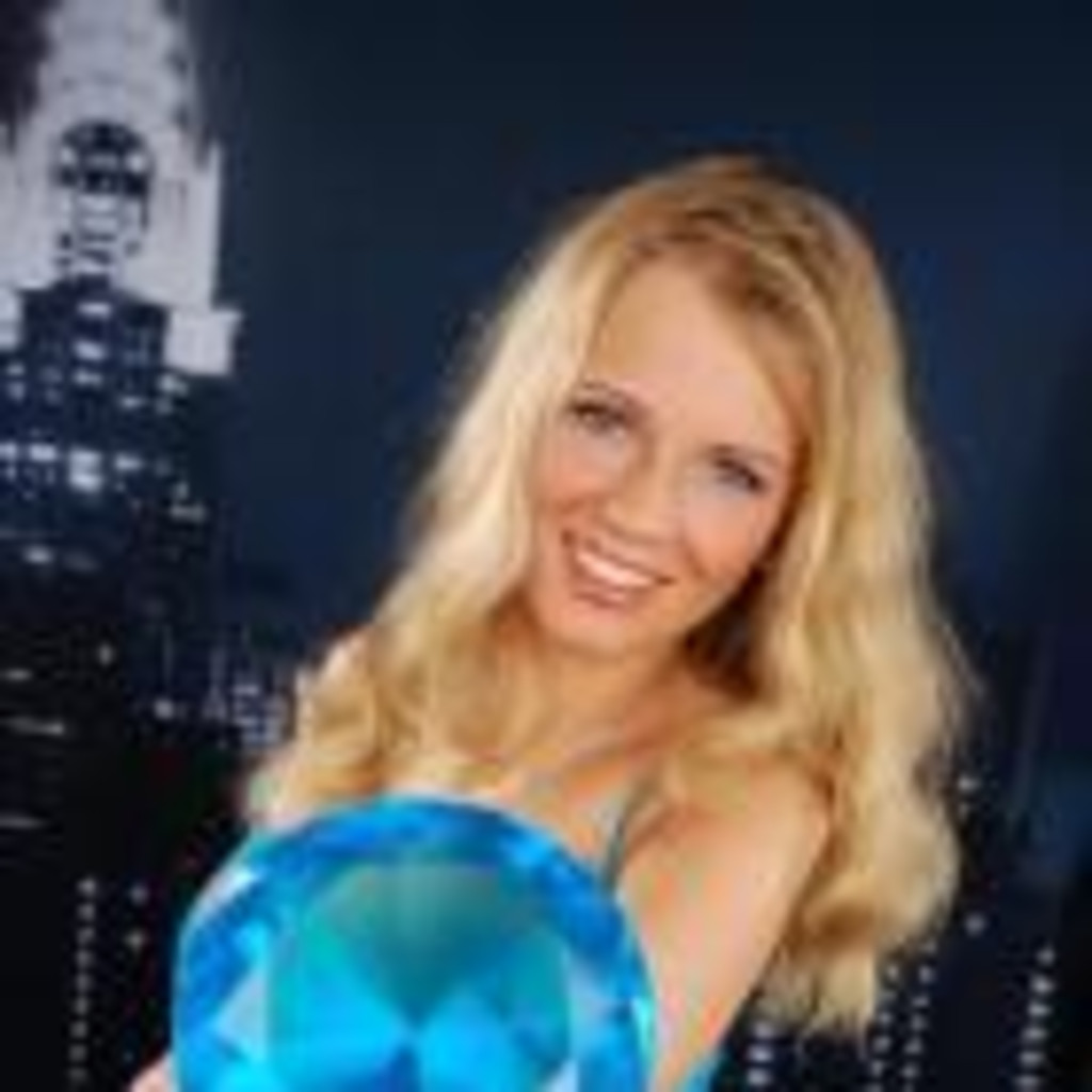 Social Media Profilbild Stefanie Hofert Neustrelitz