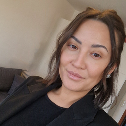 Janine Castro