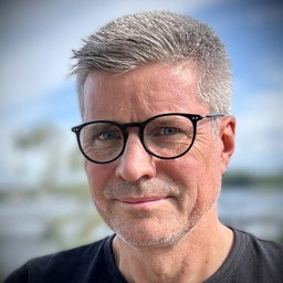 Dr. Thomas Greczmiel
