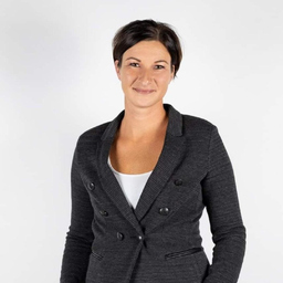 Nancy Raab