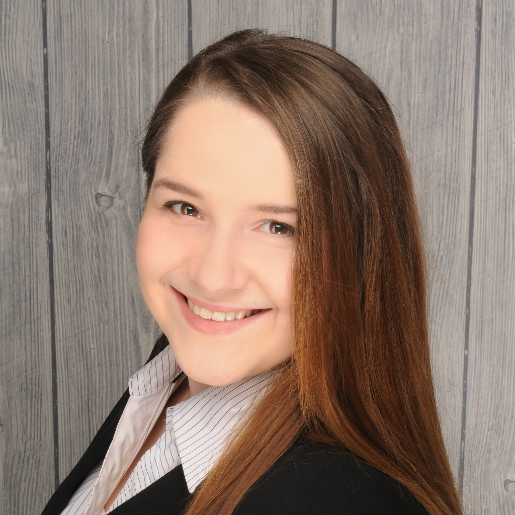 Sarah Pokorski Versicherungskauffrau In Ausbildung Axa Konzern Ag Xing
