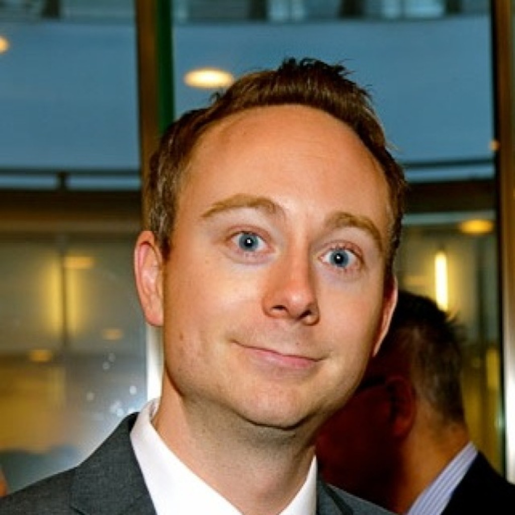 Jon Hessle Director UBS AG XING