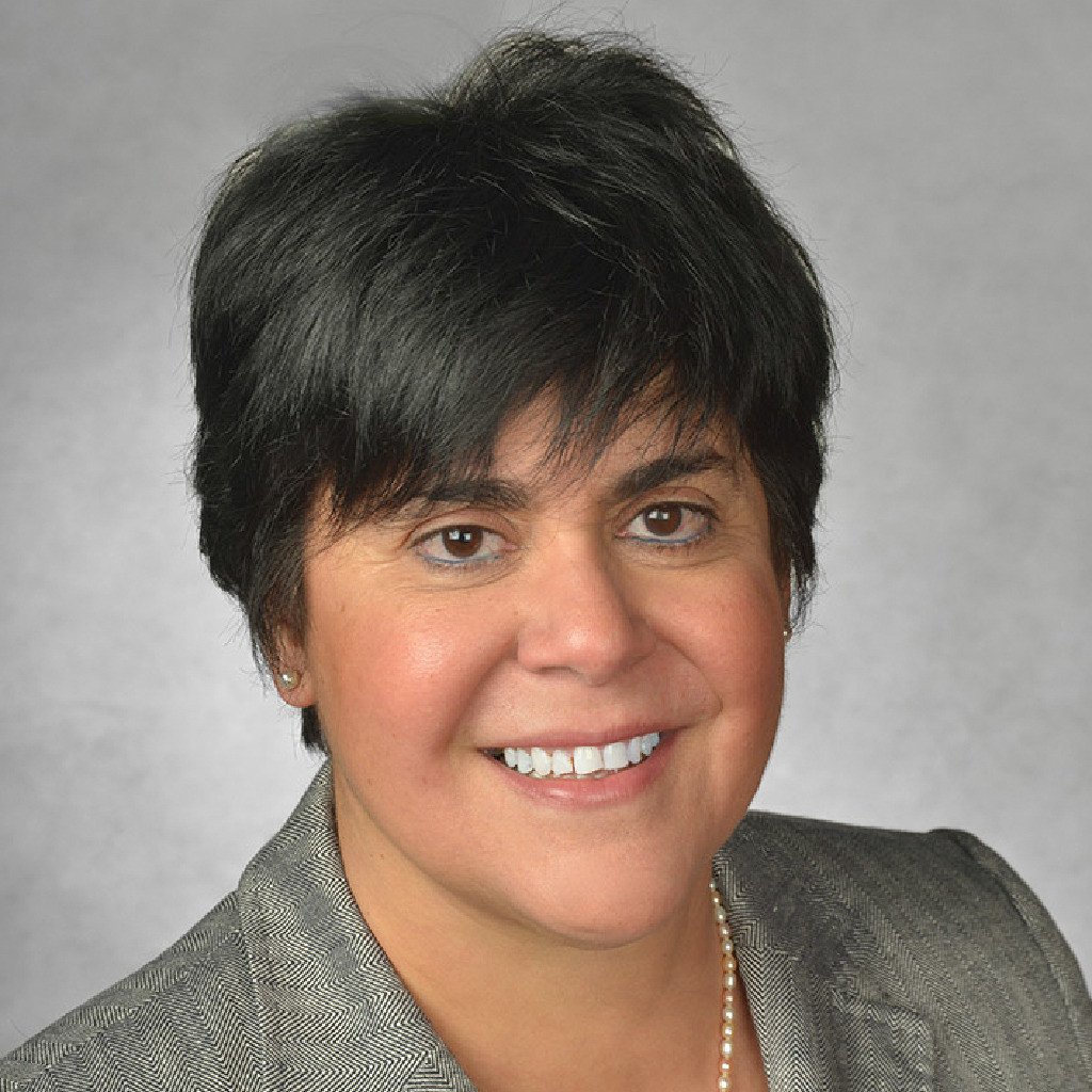 Evelyn Cruz Pastrana Manager, Medical Communications Immunology