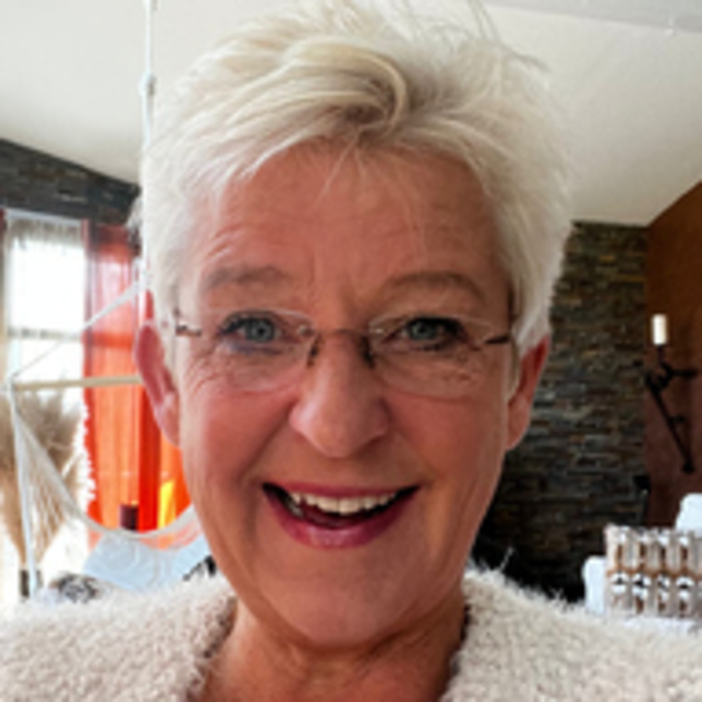 Christiane Schlüter selbstständig eigenevGmbH SMI Marketing und