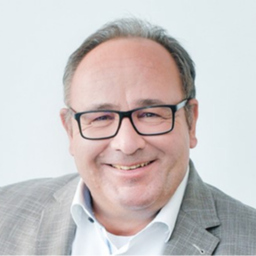 Dr. Axel Becker
