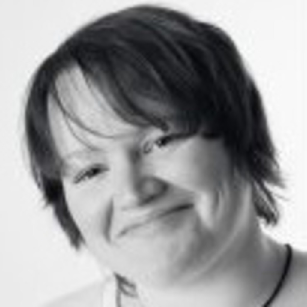 Claudia Schmidt Head of Software Engineering EELOY AG XING