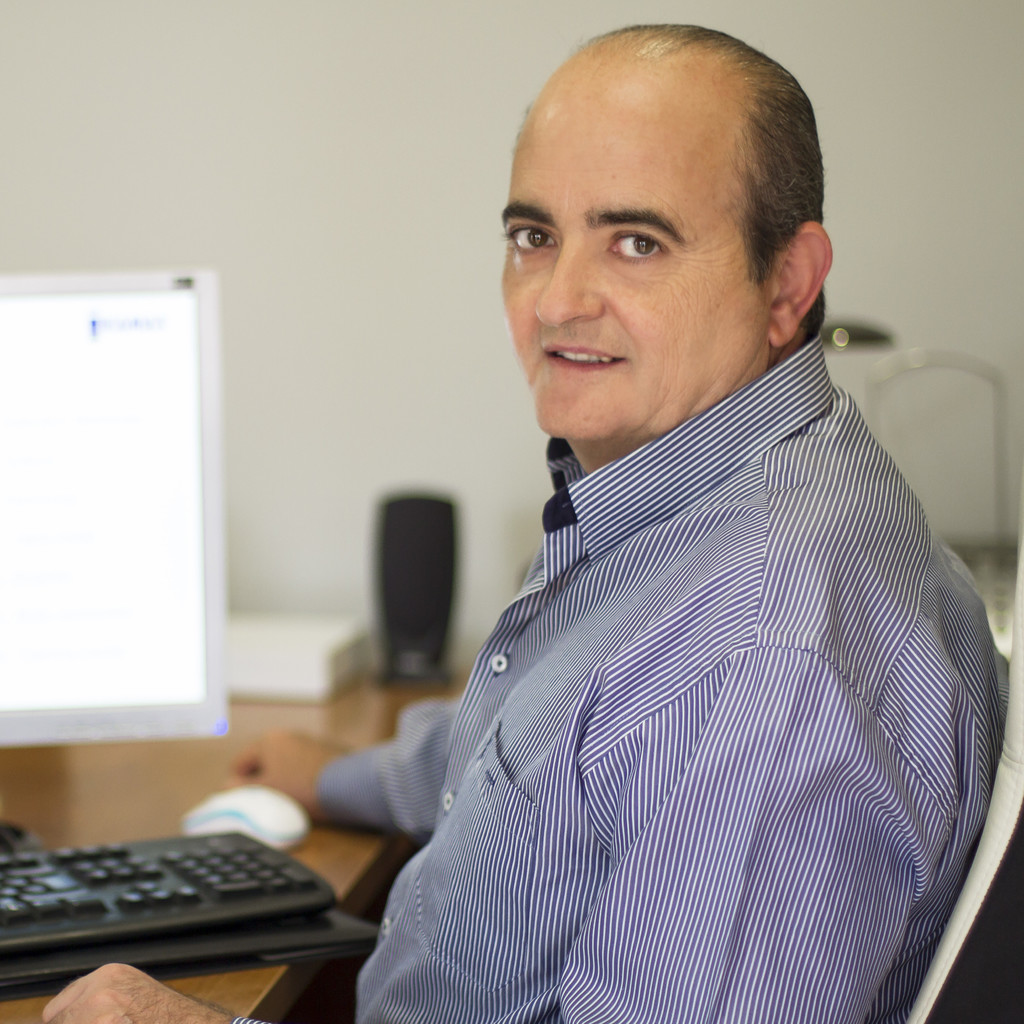 Prof. Jose Puchau Gadea Engineering Manager Kamax S.L.U. & Professor