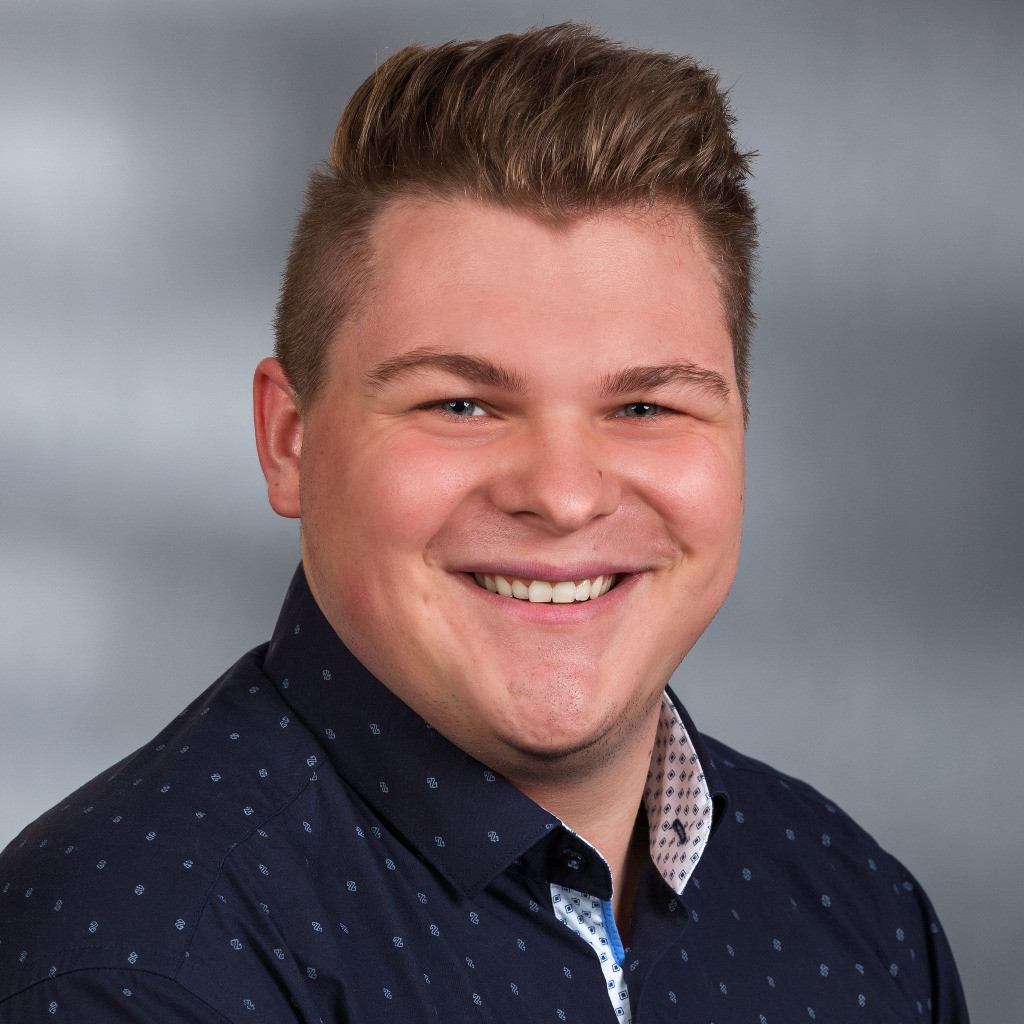 Artjom Tuchscher Autoverkäufer Kamux Auto GmbH XING