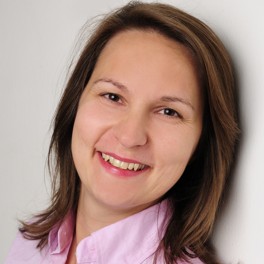 Kathrin Lang Zertifizierte Volkswagen Nutzfahrzeugverkäuferin Auto