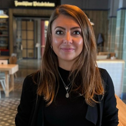 Dr. Julia Seiss