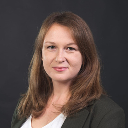 Julia Hahn