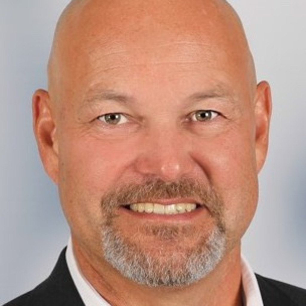 dirk-guttzeit-partner-technology-lead-financial-services-industry