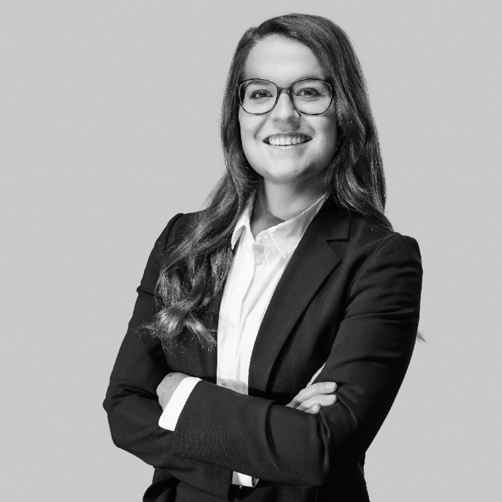 Franziska Schmitt Senior Manager Wirtschaftsjuristin (LL.B., LL.M