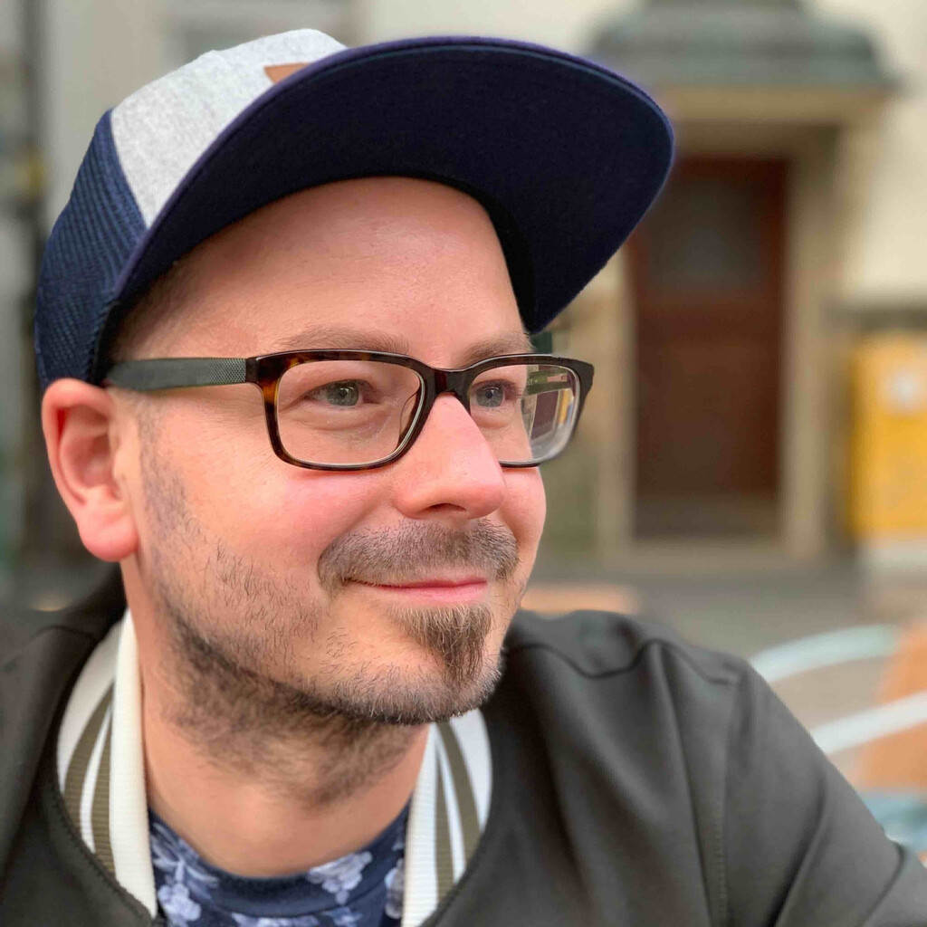 Tino Zander Global Industry Management Building International