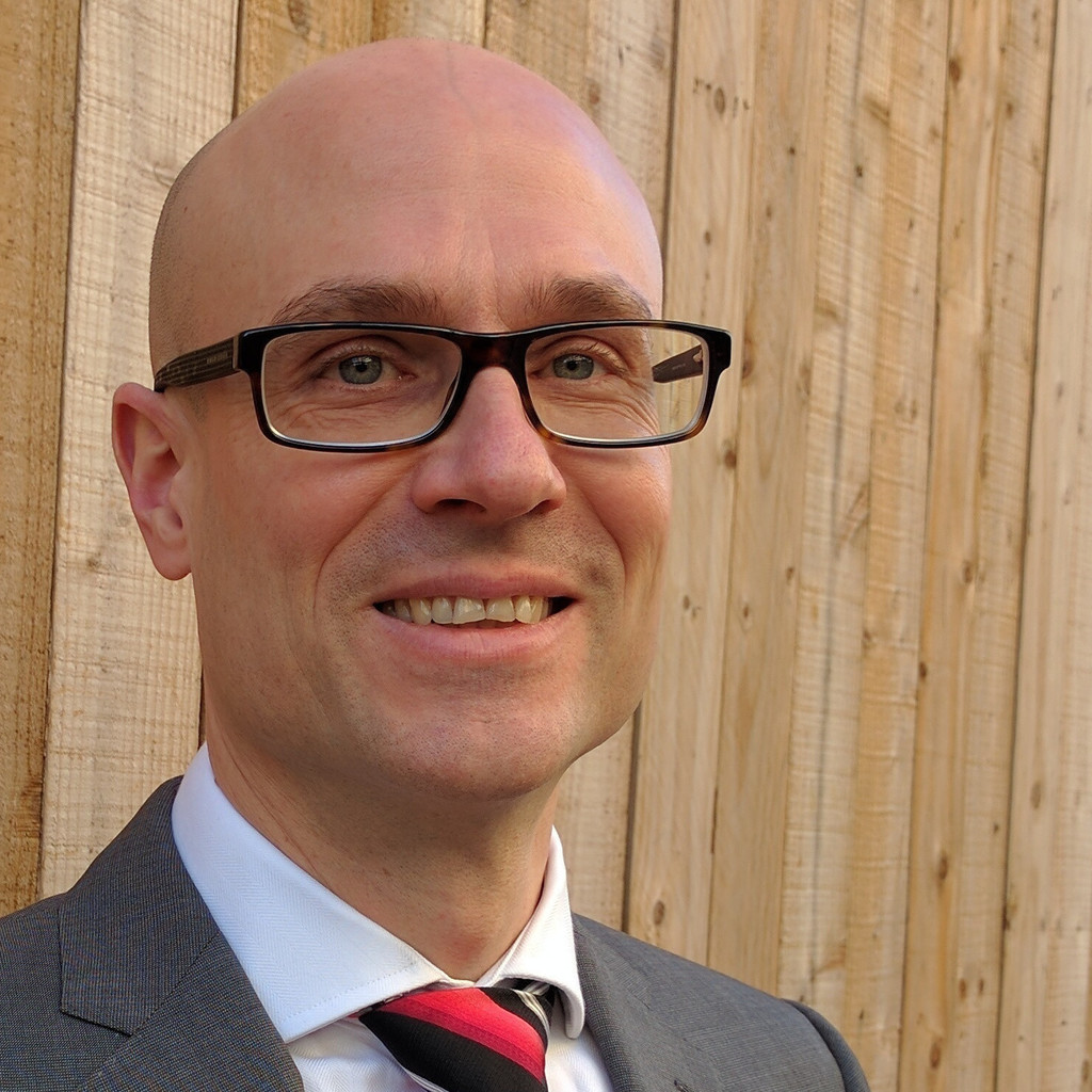 Ben Bschor Group Editor Financial Times XING