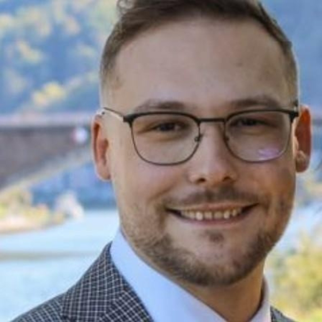 Timo Steffens Backoffice Mitarbeiter Küchen Möbel Preiss GmbH & Co