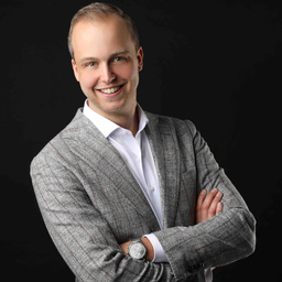 Eike Adamofski