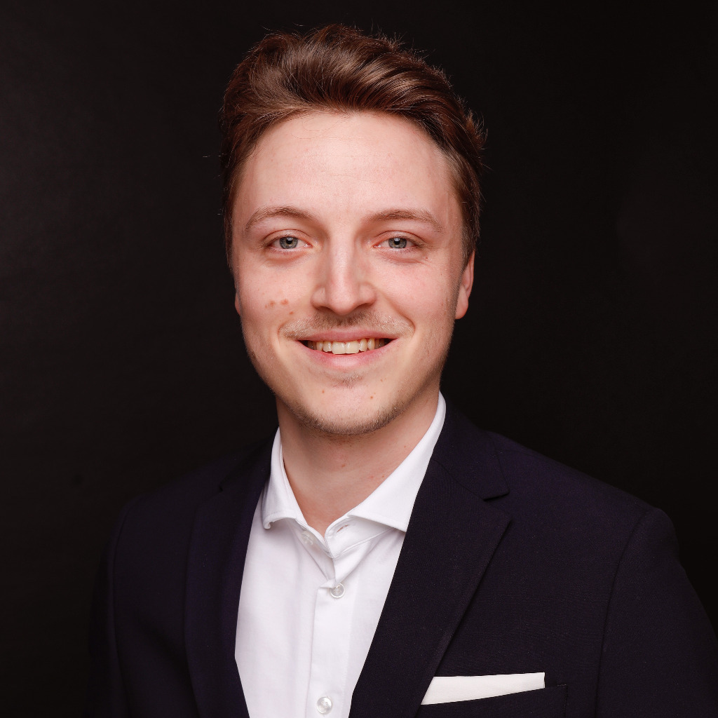 Henning Melzer Consultant Supply Chain & Operations EY (Ernst