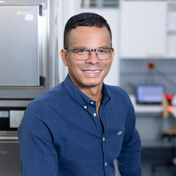 Dr. Pedro Medina Escobar