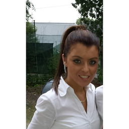 Esra Özt