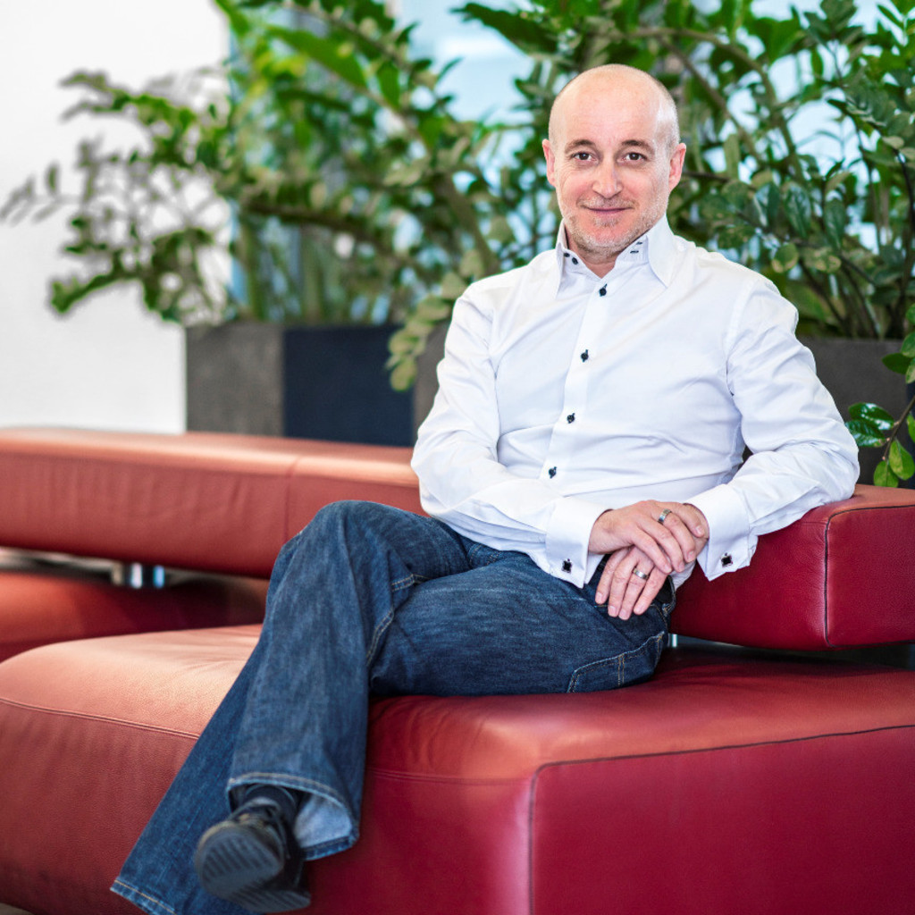 Eduardo dos Santos Sales and Global Technology Manager SYNTEGON