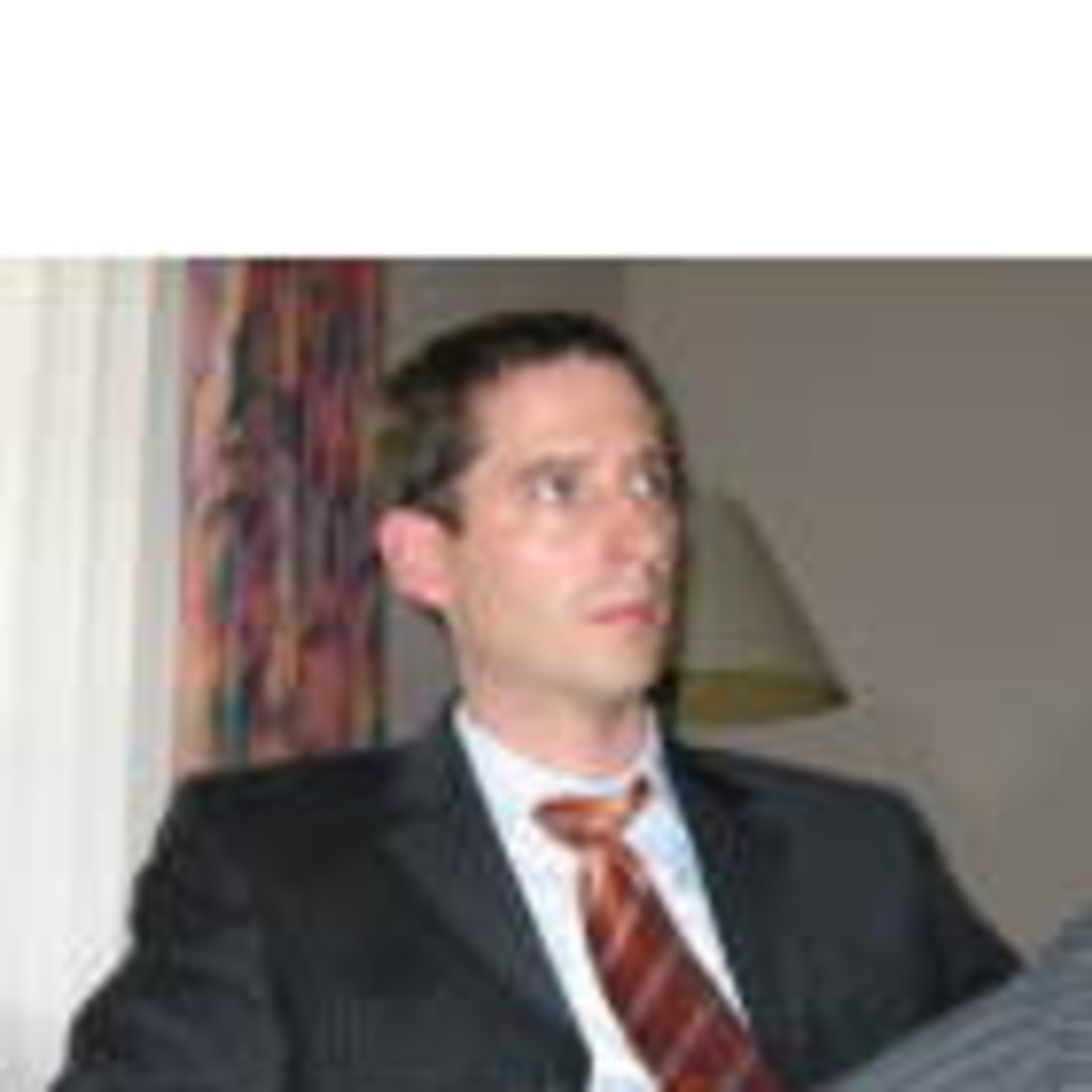 Tobias Engler SeniorKreditanalyst / kaufmännischer Angestellter