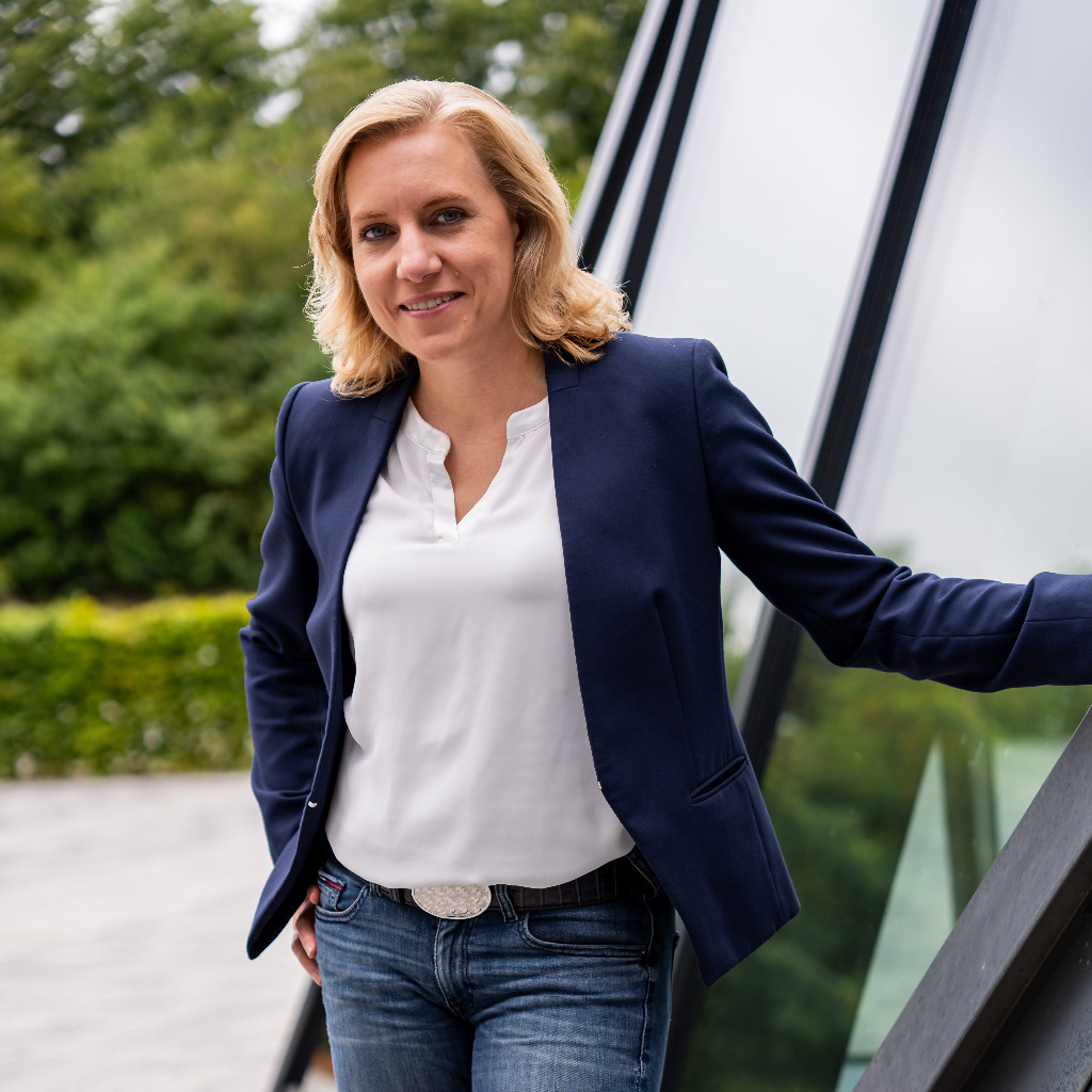 Dr. Inke Deharde Geschäftsführende Gesellschafterin Competence