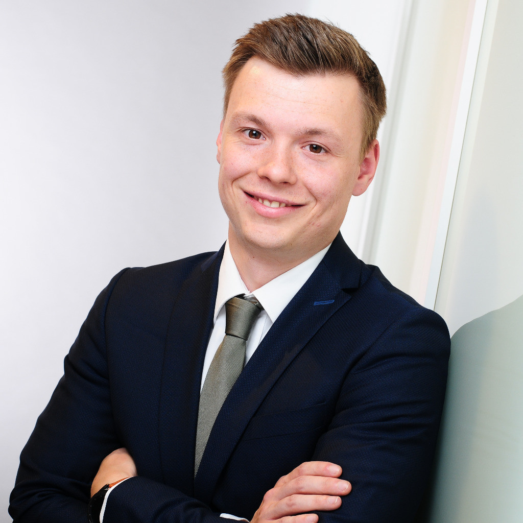 Moritz Müller Seniorunternehmerkundenberater Commerzbank AG XING