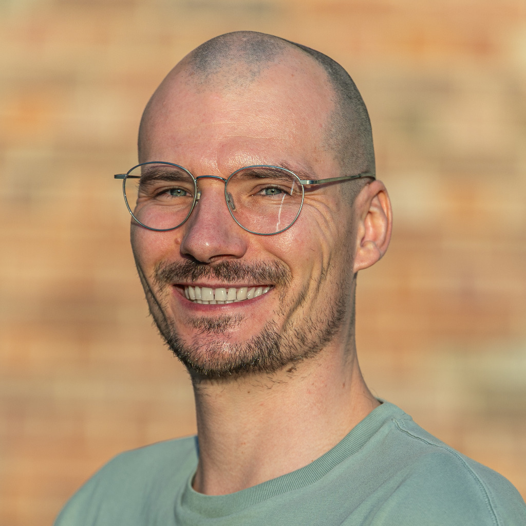 Dipl.Ing. Christoph Peter System Engineer W.O.M. WORLD OF MEDICINE