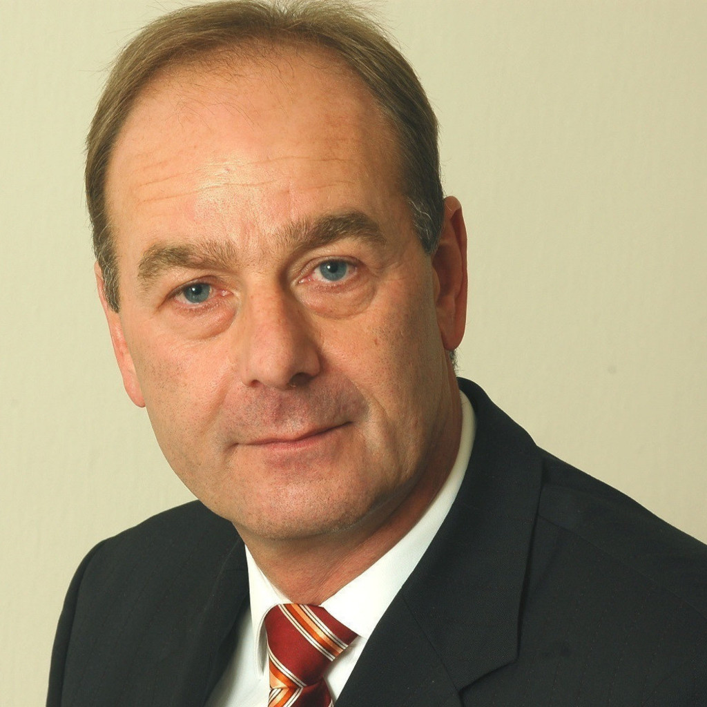 Manfred Müller Vertriebsleiter Finanzdienstleister Solutions