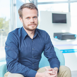 Dr. Niklas Waasem