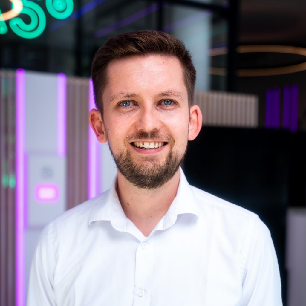 Edgar Kirk Teamleiter Public Relations CHECK24 Vergleichsportal XING