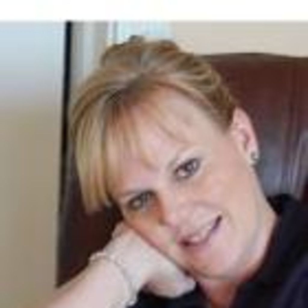 Julie McLaughlin Doctor McLaughlin Chiropractic Clinic XING