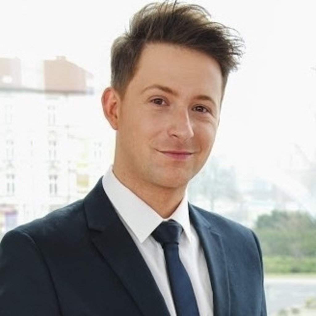 Wojciech Mazur HR Associate Daimler AG XING