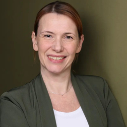Nina Schöne