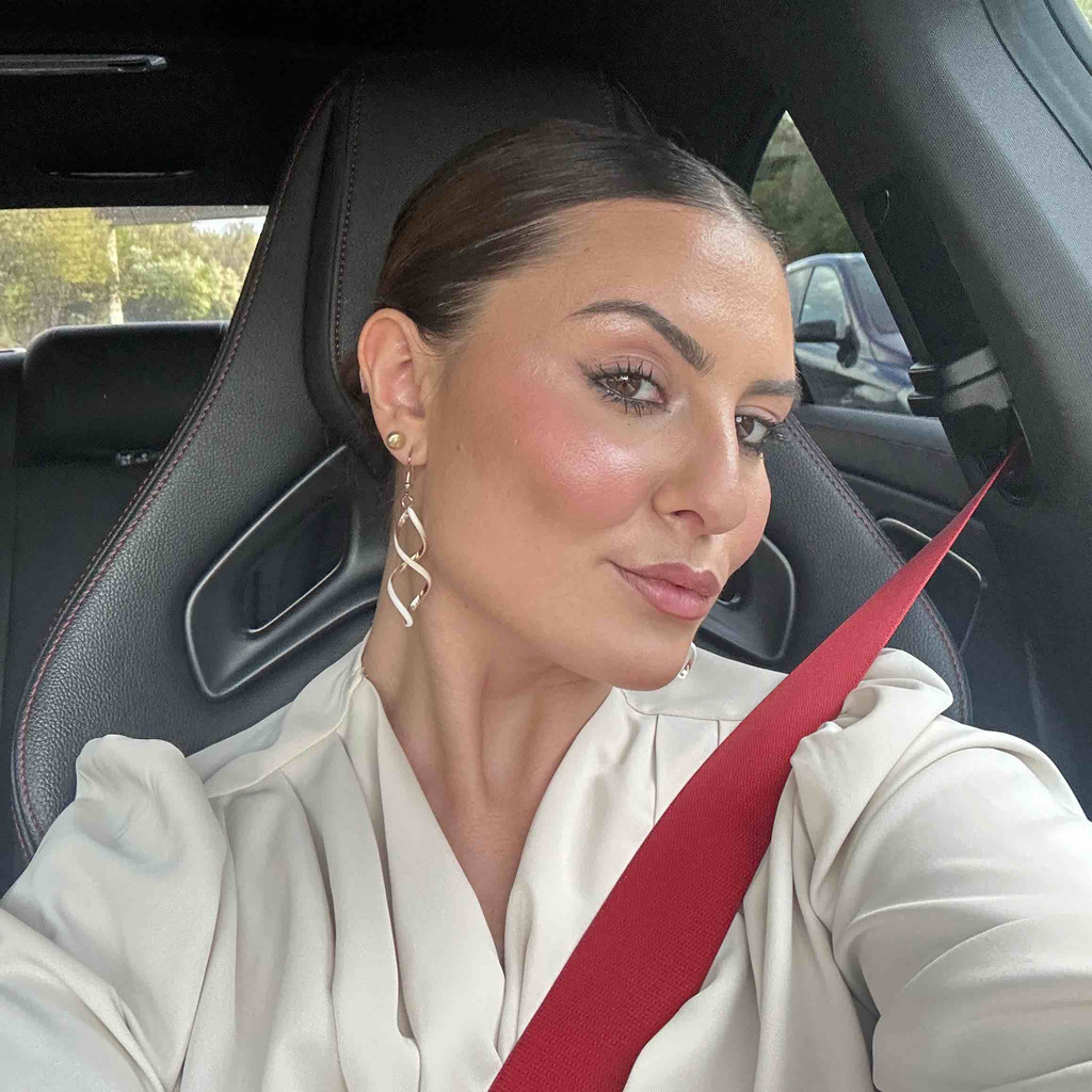 Sara Aziri Auszubildende ErichGutenbergBerufskolleg XING