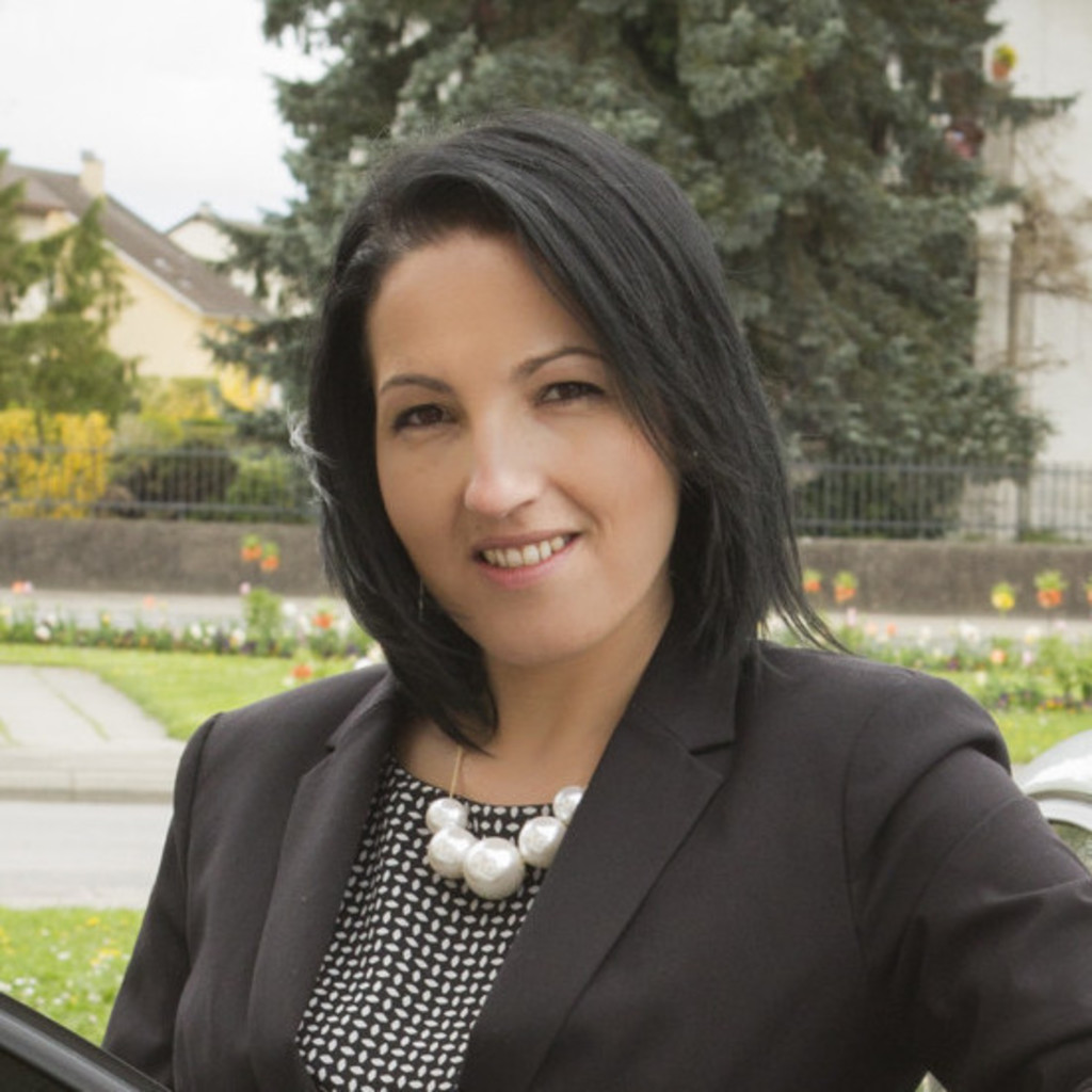 Maria Oliveira Directrice de succursale Responsable bâtiment VD