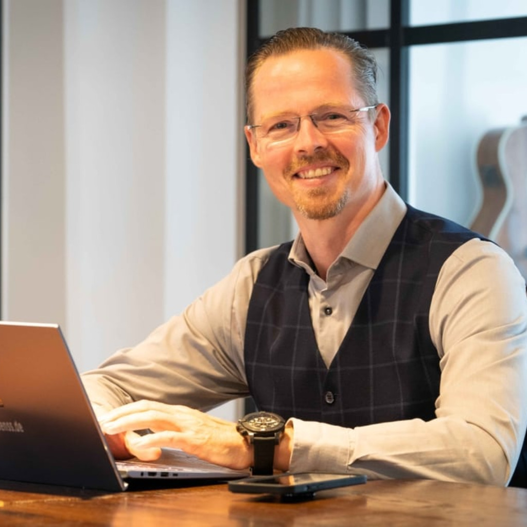 Sebastian Schuldt Geschäftsführung consenss GmbH XING