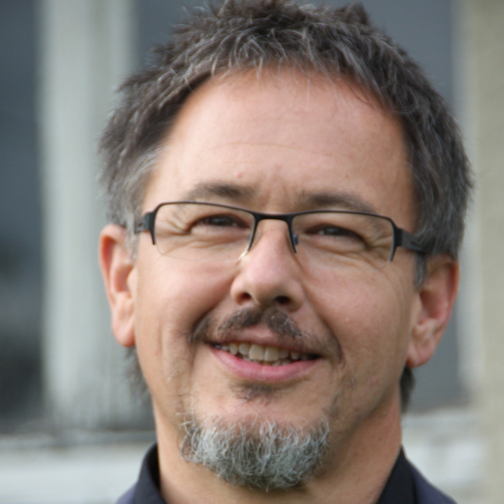 Dr. Gerd Baumann Bereichsleiter Software FKFS Forschungsinstitut