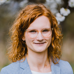 Julia Lenhart