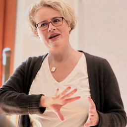 Christina Kiening
