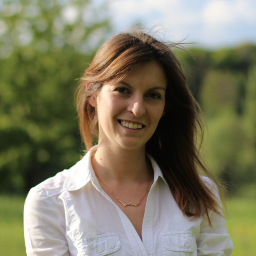 Célia Stutz Marketing & training officer PiLeJe XING