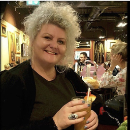 Lisa Stones