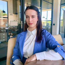Арина Семенова